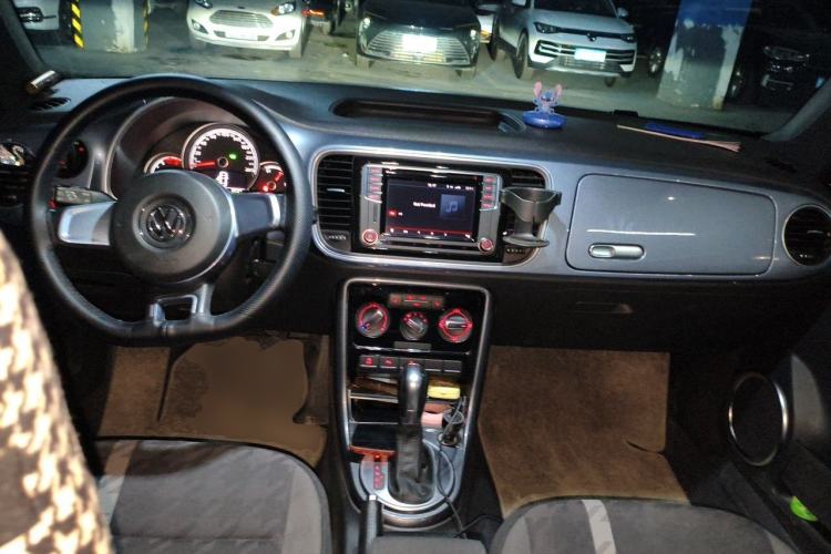 Used Volkswagen Beetle 2018 180TSI Shangle Model Center Console