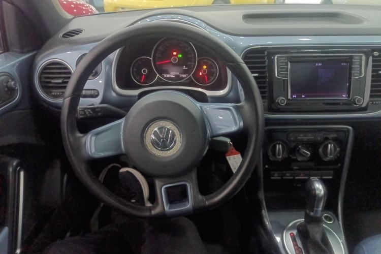Used Volkswagen Beetle 2018 180TSI Shangle Model Center Console