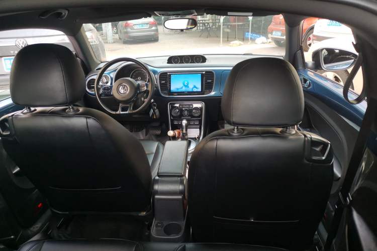 Used Volkswagen Beetle 2018 180TSI Obsidian Series Special Edition Center Console