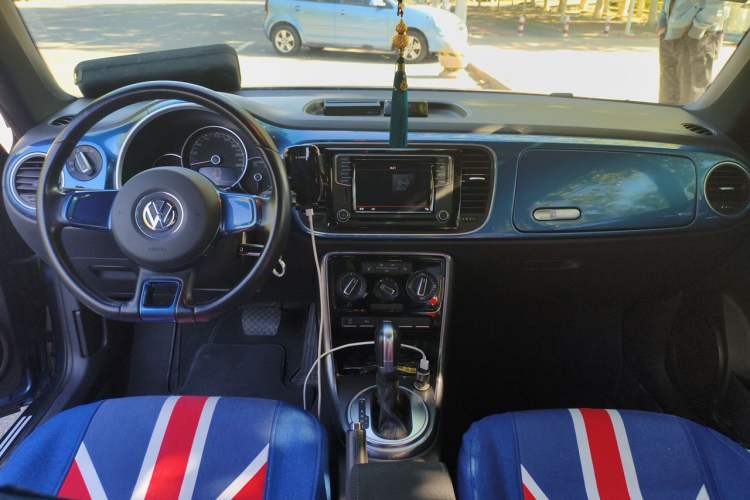Used Volkswagen Beetle 2018 180TSI Shangle Model Center Console