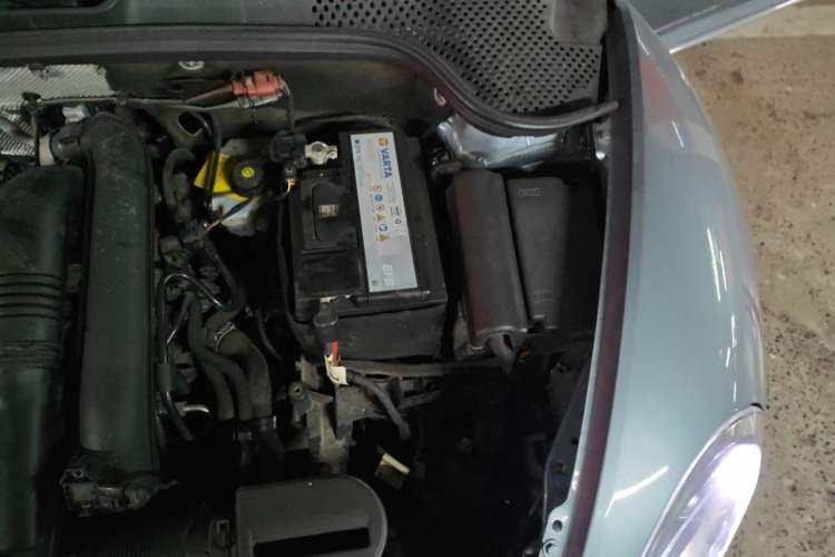 Used Volkswagen Beetle 2018 180TSI Yile Model Engine Bay Left