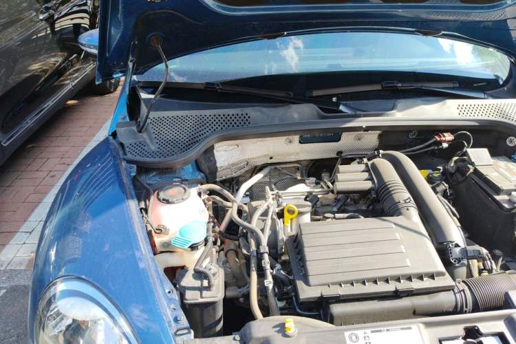 Used Volkswagen Beetle 2018 180TSI Yile Model Engine Bay Right
