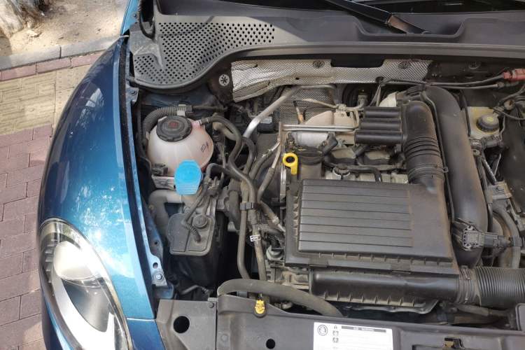 Used Volkswagen Beetle 2018 180TSI Obsidian Series Special Edition Engine Bay Right