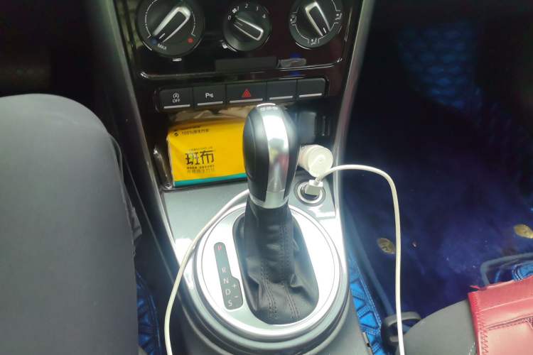 Used Volkswagen Beetle 2018 180TSI Shangle Model Gear Lever