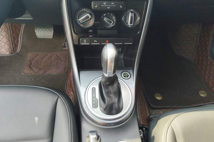 Used Volkswagen Beetle 2018 180TSI Shangle Model Gear Lever