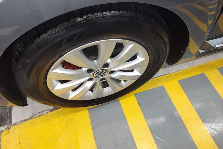Used Volkswagen Beetle 2018 180TSI Yile Model Left Front Wheel Hub