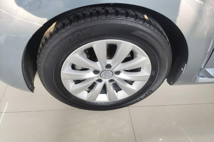 Used Volkswagen Beetle 2018 180TSI Yile Model Left Front Wheel Hub