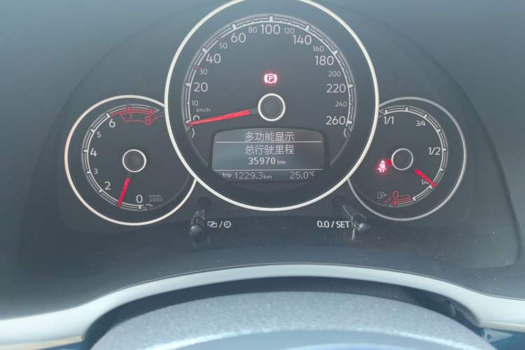 Used Volkswagen Beetle 2018 180TSI Yile Model Odometer Close Up