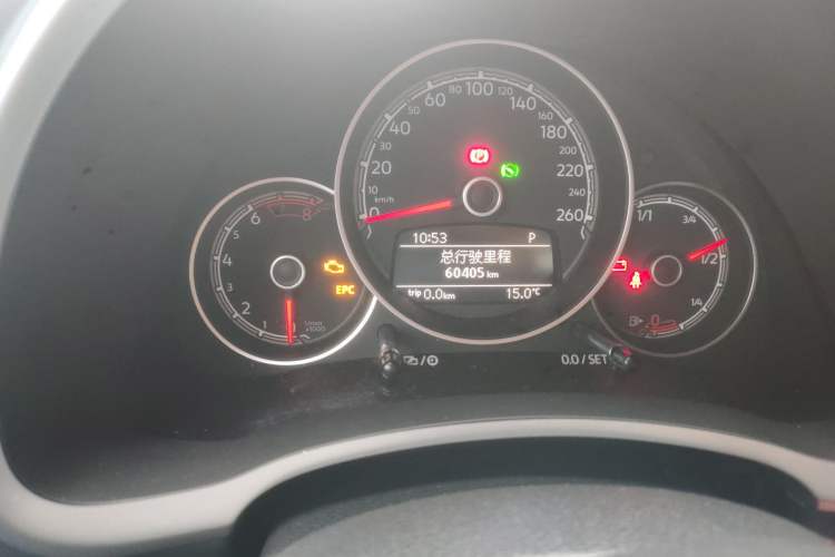 Used Volkswagen Beetle 2018 180TSI Yile Model Odometer Close Up