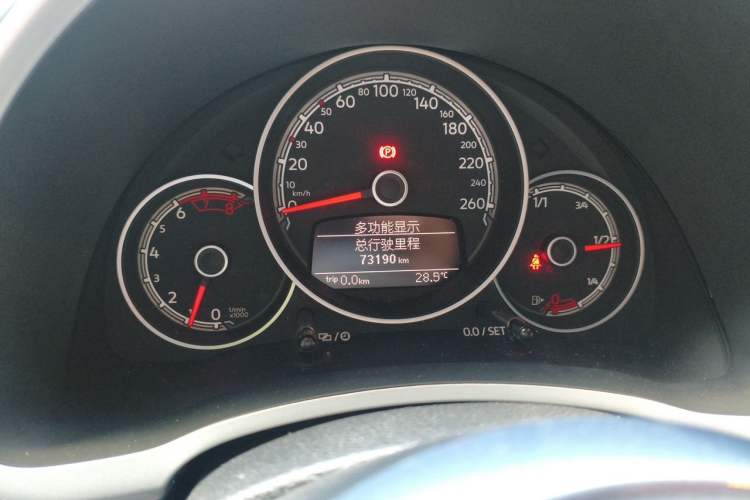 Used Volkswagen Beetle 2018 280TSI Zongle Model Odometer Close Up