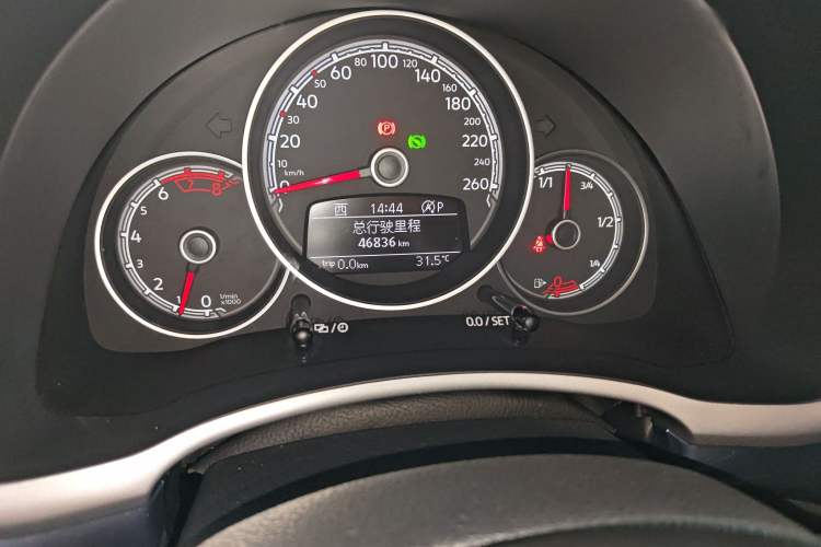 Used Volkswagen Beetle 2018 280TSI ZhiLe Trim Odometer Close Up