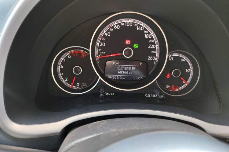 Used Volkswagen Beetle 2018 180TSI Shangle Model Odometer Close Up