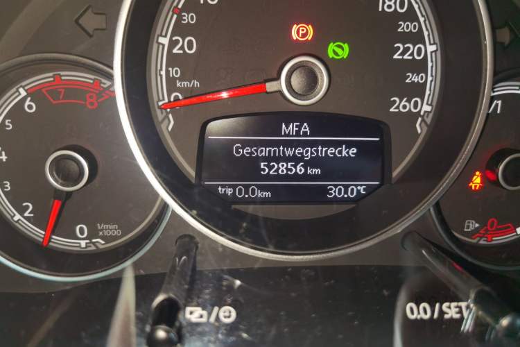 Used Volkswagen Beetle 2018 180TSI Shangle Model Odometer Close Up