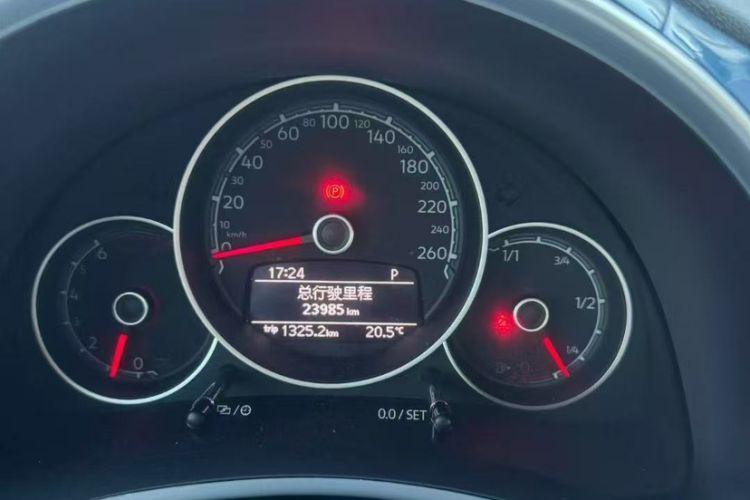Used Volkswagen Beetle 2018 180TSI Yile Model Odometer Close Up