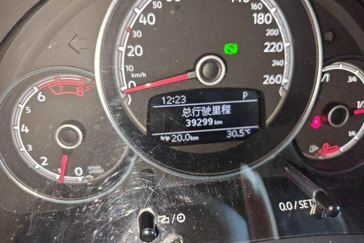 Used Volkswagen Beetle 2018 180TSI Shangle Model Odometer Close Up