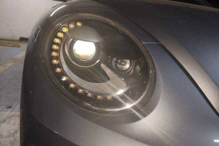Used Volkswagen Beetle 2018 180TSI Shangle Model Right Front Headlight