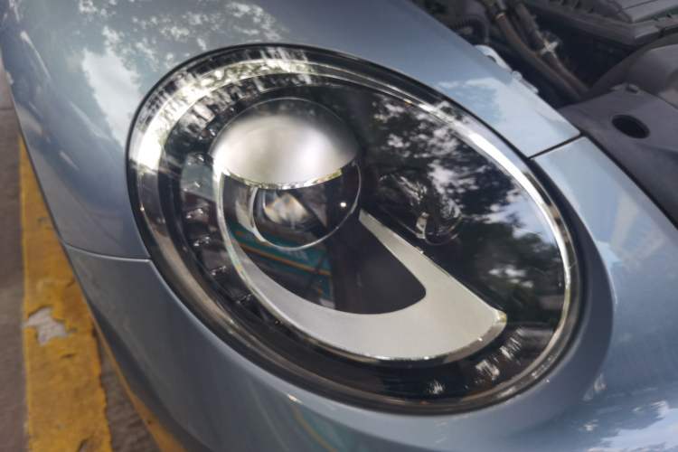 Used Volkswagen Beetle 2018 180TSI Shangle Model Right Front Headlight