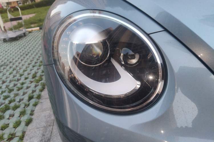 Used Volkswagen Beetle 2018 280TSI Zongle Model Right Front Headlight