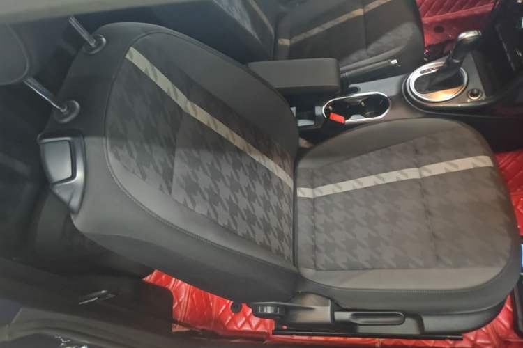 Used Volkswagen Beetle 2018 180TSI Yile Model Right Front Seat
