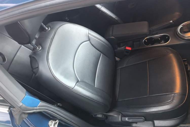 Used Volkswagen Beetle 2018 180TSI Yile Model Right Front Seat