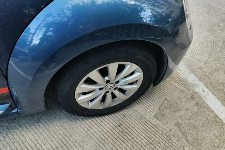 Used Volkswagen Beetle 2018 180TSI Yile Model Right Front Wheel Hub