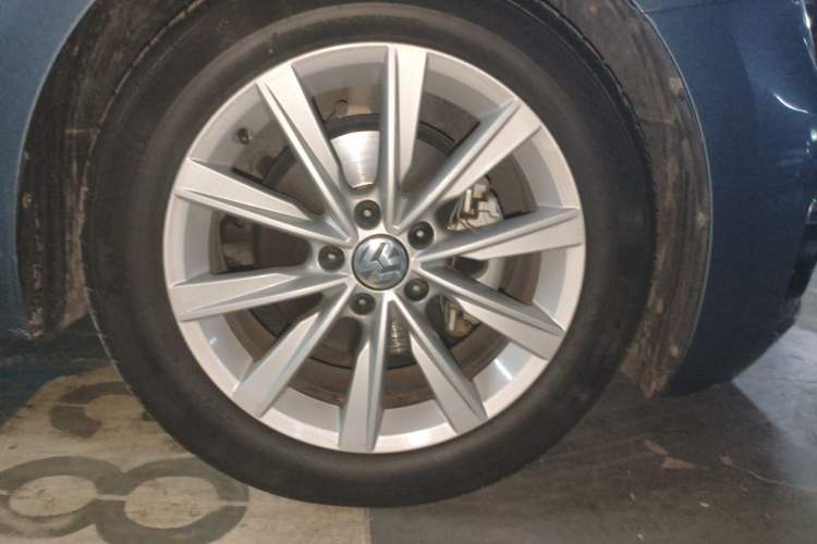 Used Volkswagen Beetle 2018 180TSI Shangle Model Right Front Wheel Hub