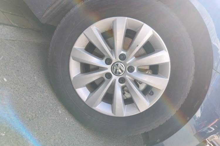 Used Volkswagen Beetle 2018 180TSI Yile Model Right Front Wheel Hub