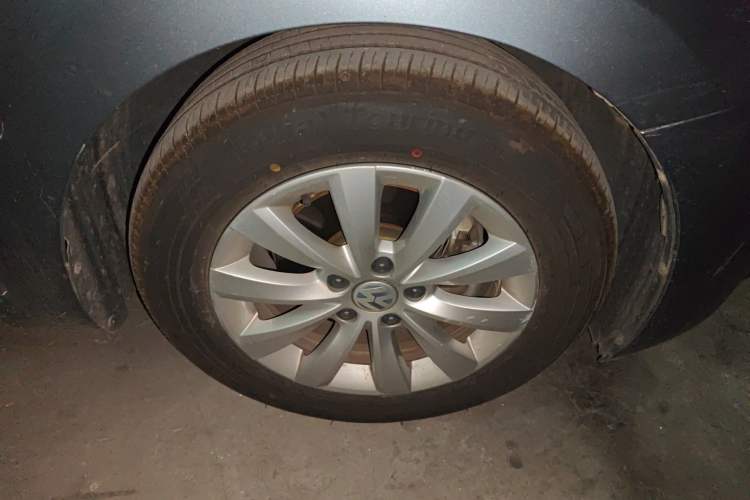 Used Volkswagen Beetle 2018 180TSI Yile Model Right Front Wheel Hub