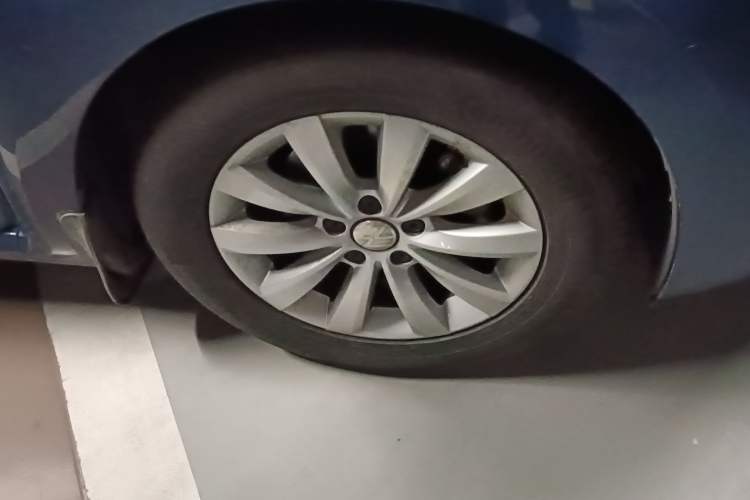 Used Volkswagen Beetle 2018 180TSI Yile Model Right Front Wheel Hub