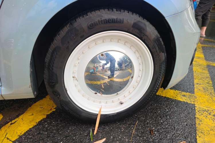 Used Volkswagen Beetle 2018 180TSI Yile Model Right Front Wheel Hub