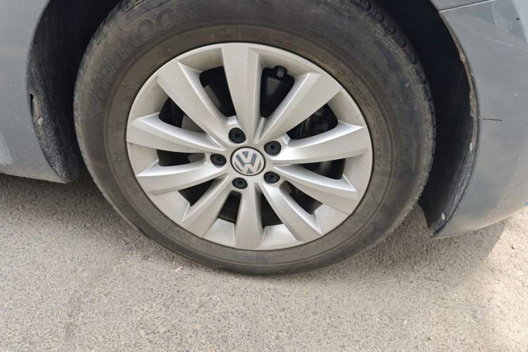 Used Volkswagen Beetle 2018 180TSI Yile Model Right Front Wheel Hub