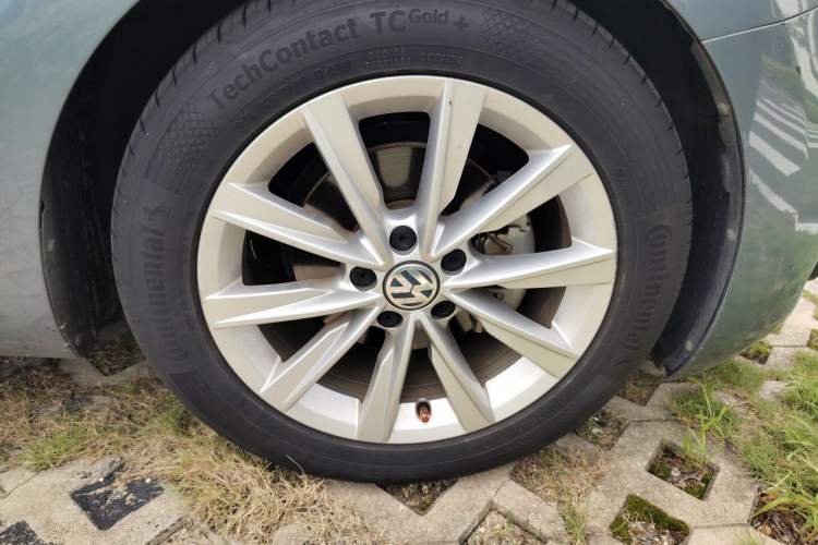 Used Volkswagen Beetle 2018 180TSI Shangle Model Right Front Wheel Hub