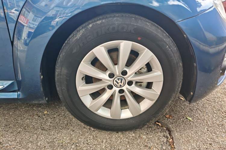 Used Volkswagen Beetle 2018 180TSI Yile Model Right Front Wheel Hub