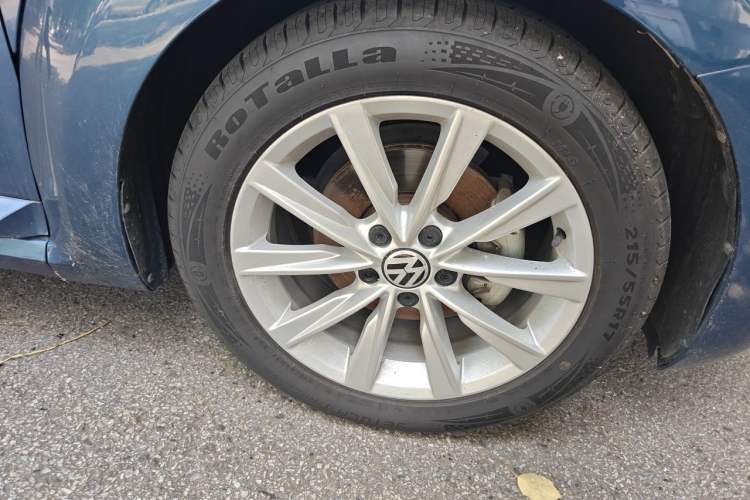 Used Volkswagen Beetle 2018 180TSI Shangle Model Right Front Wheel Hub