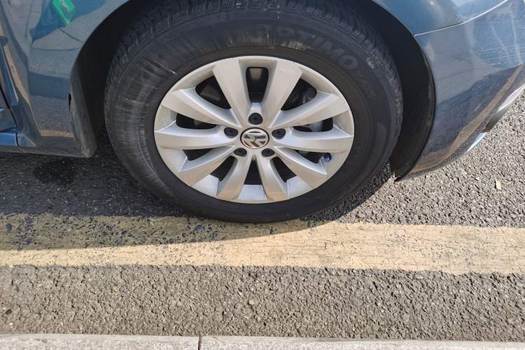Used Volkswagen Beetle 2018 180TSI Yile Model Right Front Wheel Hub