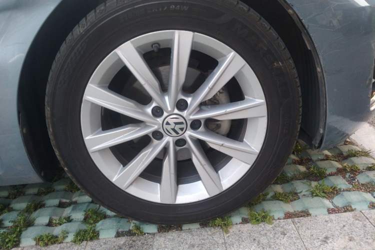 Used Volkswagen Beetle 2018 280TSI Zongle Model Right Front Wheel Hub