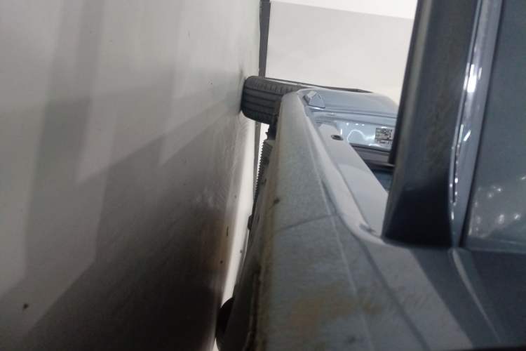 Used Volkswagen Beetle 2018 180TSI Shangle Model Right Side Sill