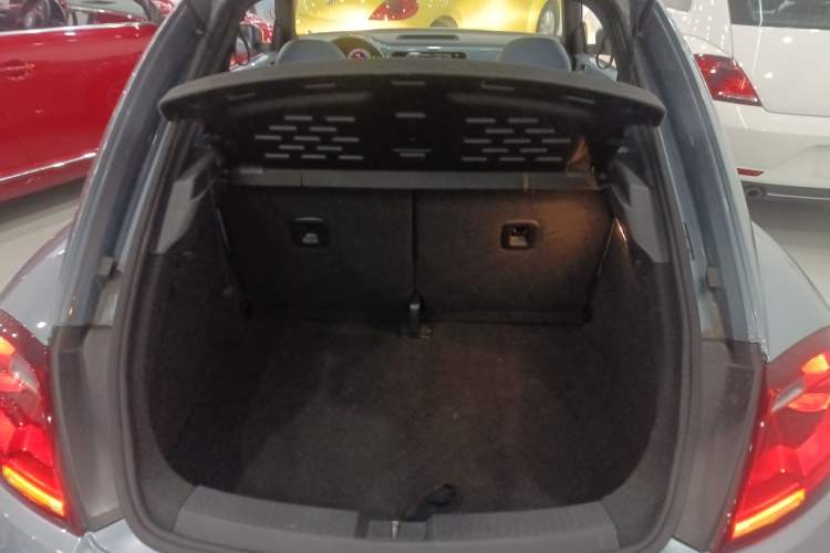 Used Volkswagen Beetle 2018 180TSI Shangle Model Trunk