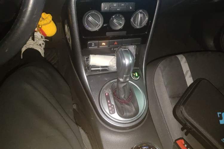Used Volkswagen Beetle 2018 180TSI Dune Off-Road Edition Gear Lever