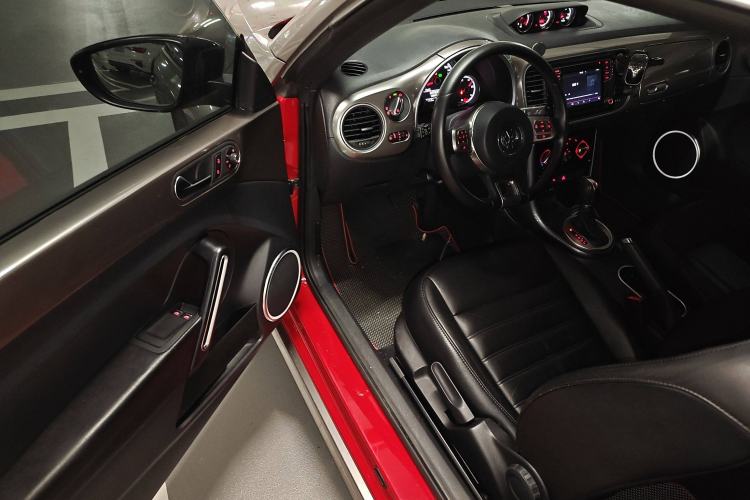 Used Volkswagen Beetle 2018 180TSI Obsidian Series Special Edition Interior 3