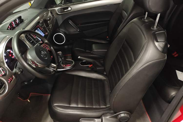 Used Volkswagen Beetle 2018 180TSI Obsidian Series Special Edition Left Front Seat