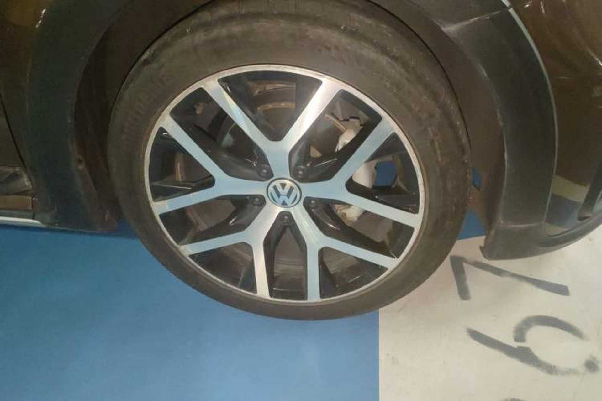Used Volkswagen Beetle 2018 180TSI Dune Off-Road Edition Right Front Wheel Hub