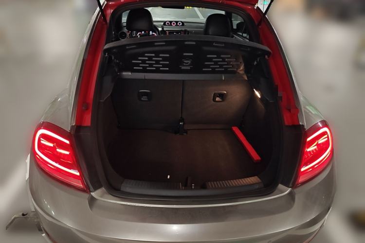 Used Volkswagen Beetle 2018 180TSI Obsidian Series Special Edition Trunk