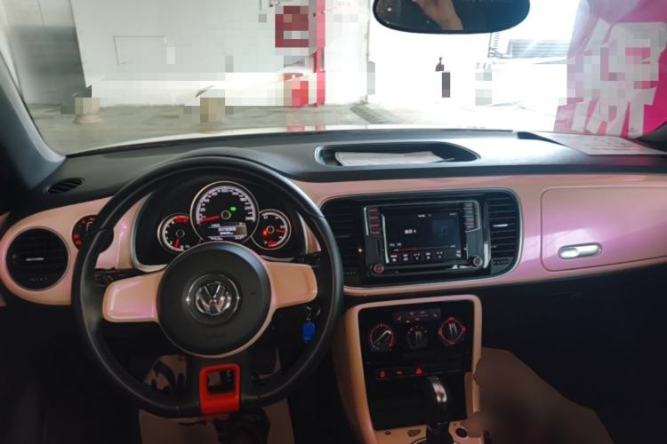 Used Volkswagen Beetle 2018 180TSI Shangle Model Center Console