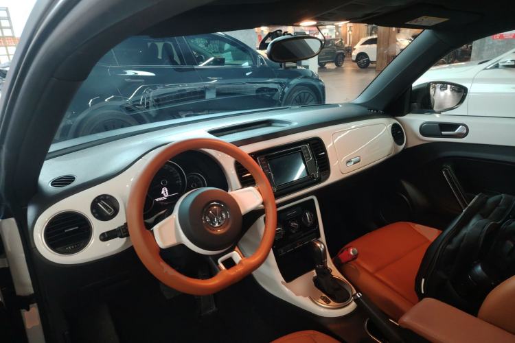 Used Volkswagen Beetle 2018 180TSI Yile Model Center Console