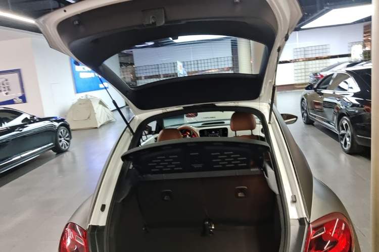 Used Volkswagen Beetle 2018 180TSI Yile Model Trunk