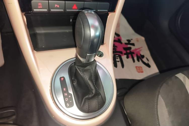 Used Volkswagen Beetle 2018 180TSI Shangle Model Gear Lever