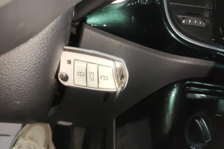 Used Volkswagen Beetle 2018 180TSI Joyful Orange Edition Interior 1