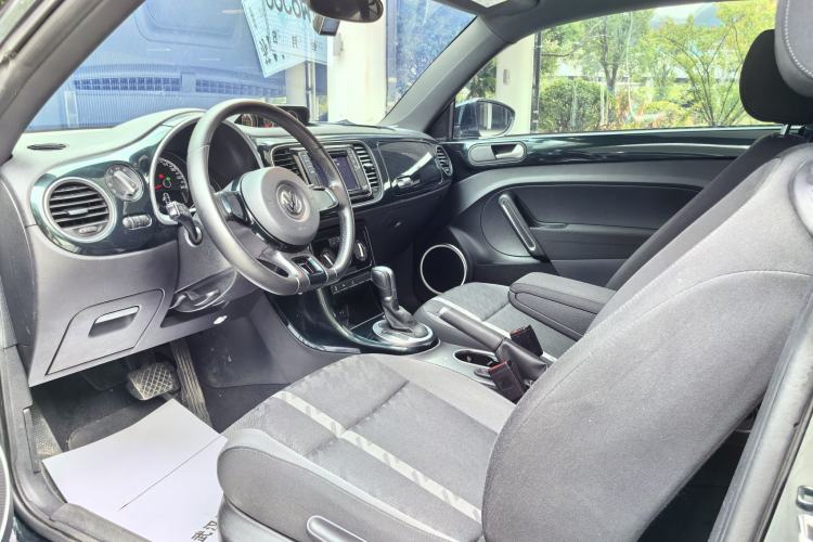 Used Volkswagen Beetle 2018 180TSI Joyful Orange Edition Interior 2