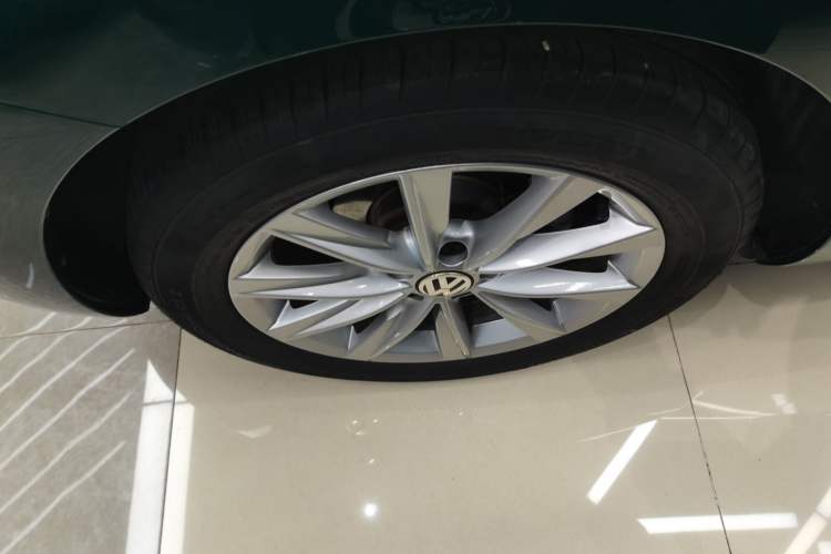 Used Volkswagen Beetle 2018 280TSI Zongle Model Right Rear Wheel Hub